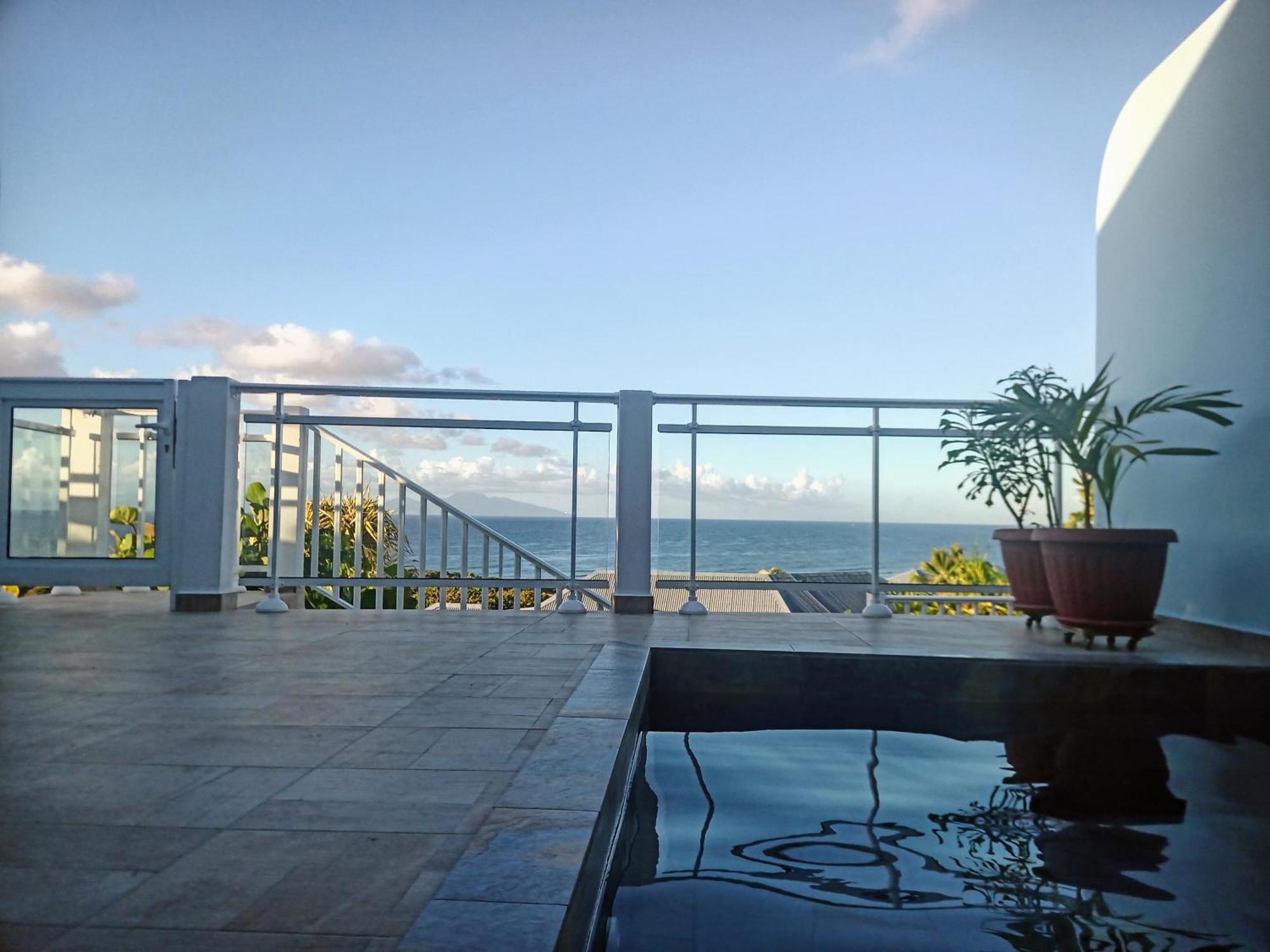 Aux Colibris Amoureux : Loft De Standing Avec Vue Mer Grand-Bourg  Exteriér fotografie